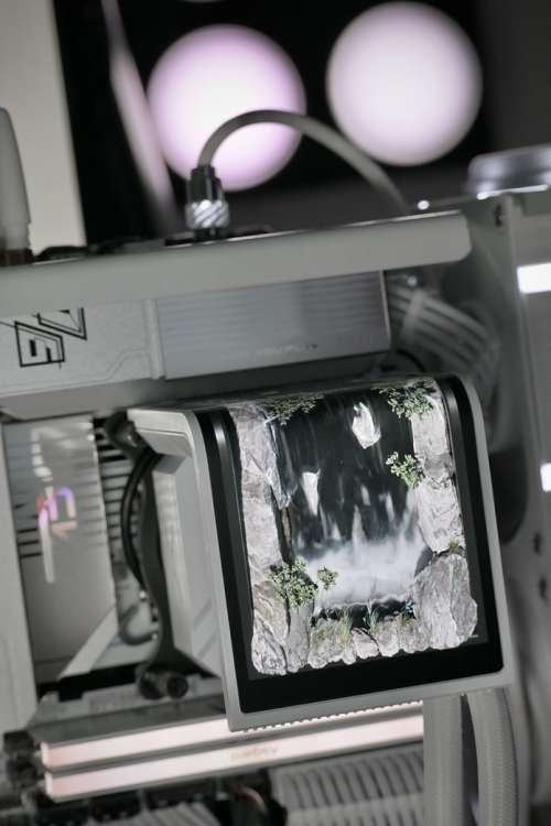 TRYX创氪星系曲面屏水冷,为什么价格不“亲民”?(图1) TRYX创氪星系曲面屏水冷,为什么价格不“亲民”?(图1)