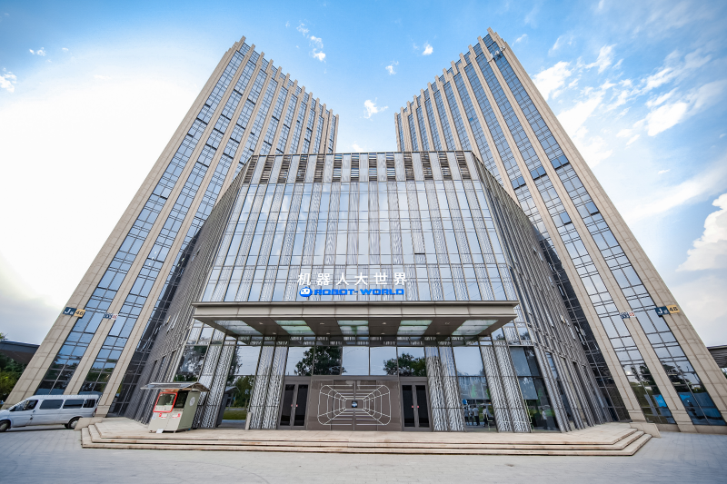 北京市首个全品类机器人展示中心“机器人大世界”正式启幕运营(图2)