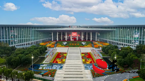 媒体管家: 零碳进博 绿色展览 中励展览助力进博会搭建可持续发展战略(图1) 媒体管家: 零碳进博 绿色展览 中励展览助力进博会搭建可持续发展战略(图1)