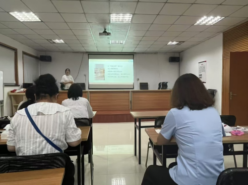 媒体管家： 南通大学杏林学院：心灯照社区，共守安康路(图1)