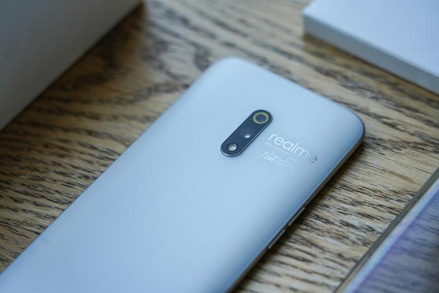 媒体管家: 厂商喊出“产品硬件毛利率可以为0” 中端手机市场竞争或加剧(图1) 媒体管家: 厂商喊出“产品硬件毛利率可以为0” 中端手机市场竞争或加剧(图1)