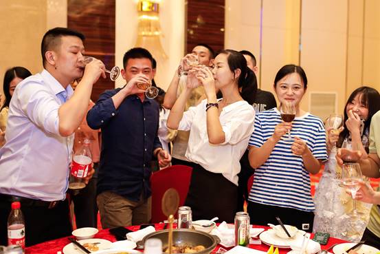 创蓝百亿的第一步：单月营收破一亿(图6)