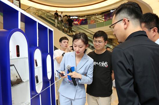 科大讯飞首家A.I.互动体验中心亮相合肥万象城(图8)