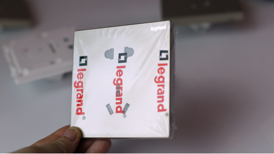 罗格朗开关内部拆解，实力说话！(图6)