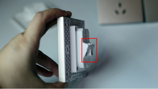 罗格朗开关内部拆解，实力说话！(图9)