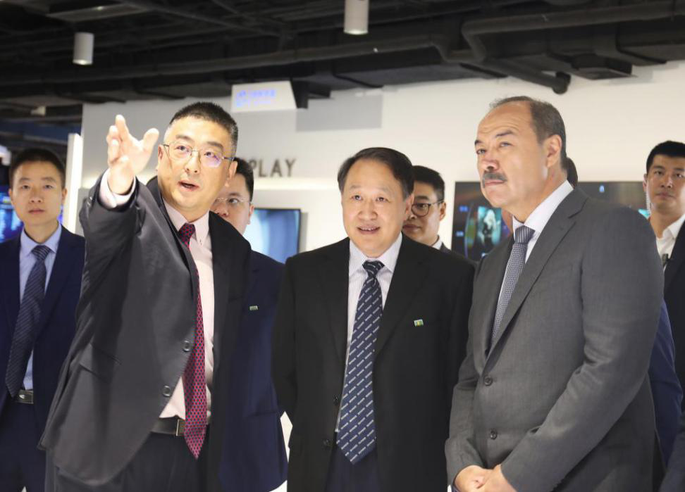 感受中国科技，乌兹别克斯坦总理点赞创维(图2)